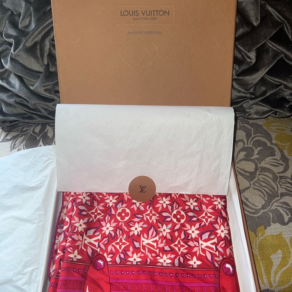 Louis Vuitton beautiful silk scarf